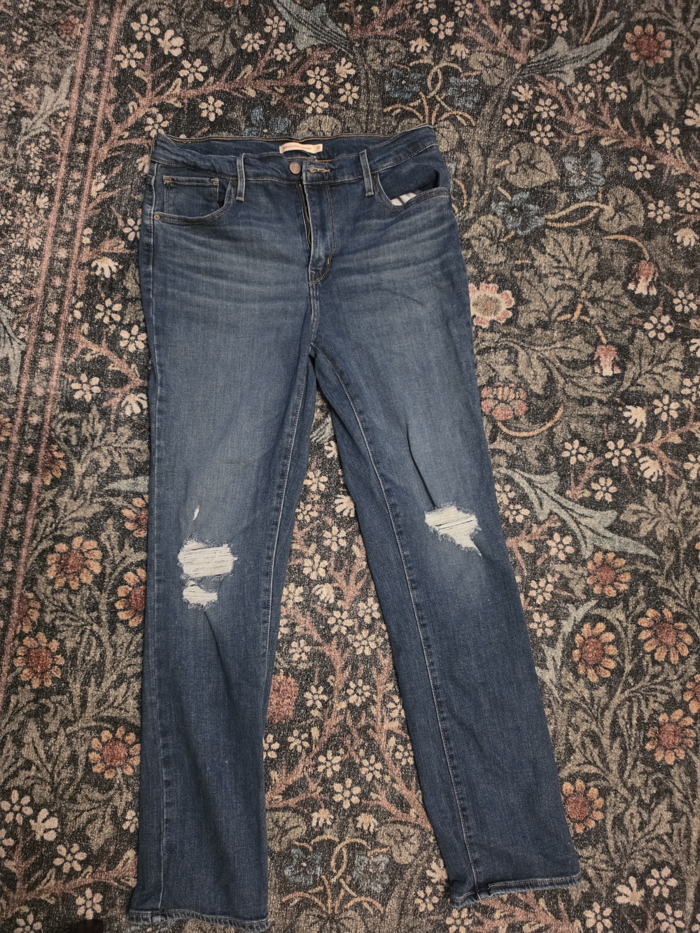 Levi's 724 Highrise Straight Leg Classic Distressed Women’s Jeans - Blue